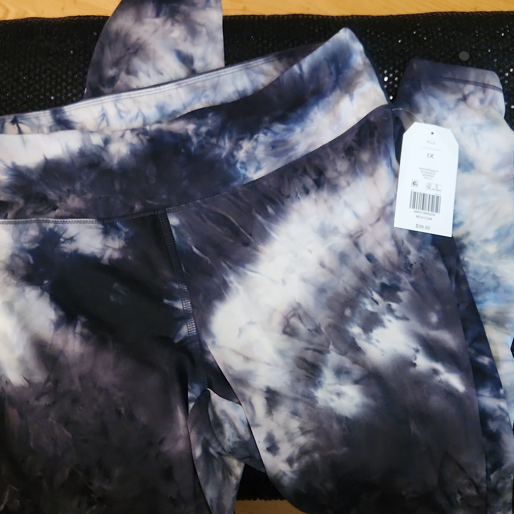 Wondering Tye Dye Leggings